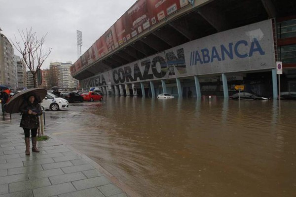 Fotos: Inundado estadio de primera división de España