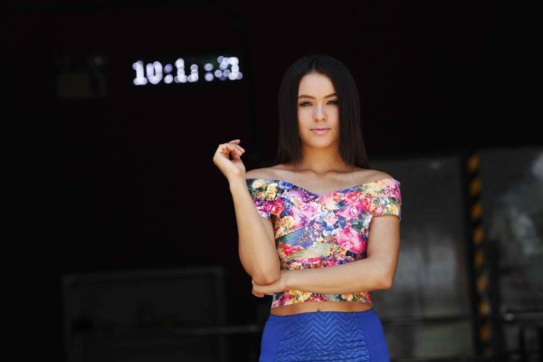 FOTOS: Ella es Sinea David, la chica de las noticias mas 'hot'