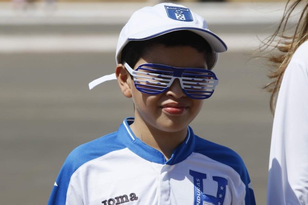 FOTOS: Hondureños se hacen sentir en el estadio Mané Garrincha