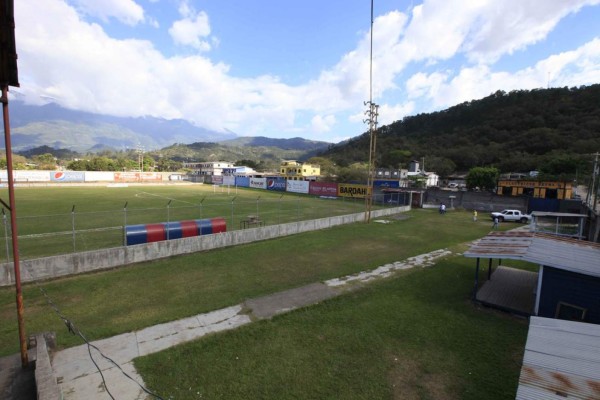 Estadios hondureños en pésimas condiciones en los que se juega fútbol profesional