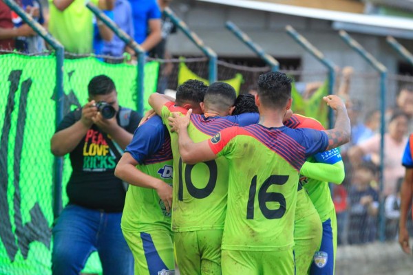 No se vio por TV: Las bellezas, la cara de Diego Vázquez y el emotivo homenaje a Pery Martínez