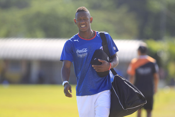 Jhonny Palacios viajó con Olimpia a La Ceiba para enfrentar al Vida