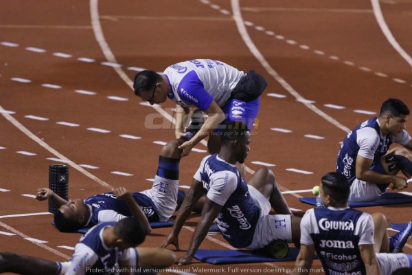 La visita especial en la práctica de la Selección de Honduras y el gesto de Fabián Coito