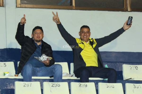 La hermosa chica que enamoró en el Nacional; la afición del Real España y el peligro del estadio capitalino
