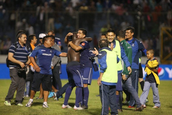 Las imágenes que no se vieron por la TV del Motagua-Olimpia