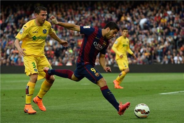 Barcelona aplasta 6-0 al Getafe en el Camp Nou .