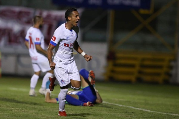 Lágrimas de dolor, abrazos, júbilo y debuts de jóvenes en el cierre de la Jornada 14 en Honduras