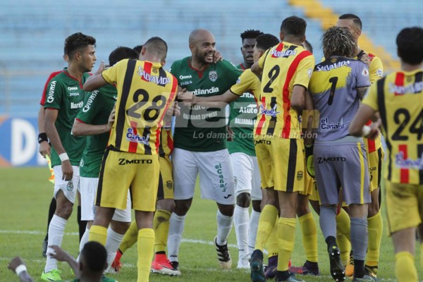 NO VISTE EN TV: Marathón-Real España terminó con zafarrancho y lágrimas