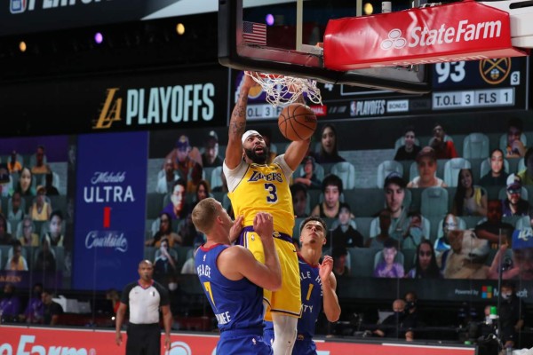 Lakers arrollan a los Nuggets en el primer partido de la finales de la conferencia Oeste