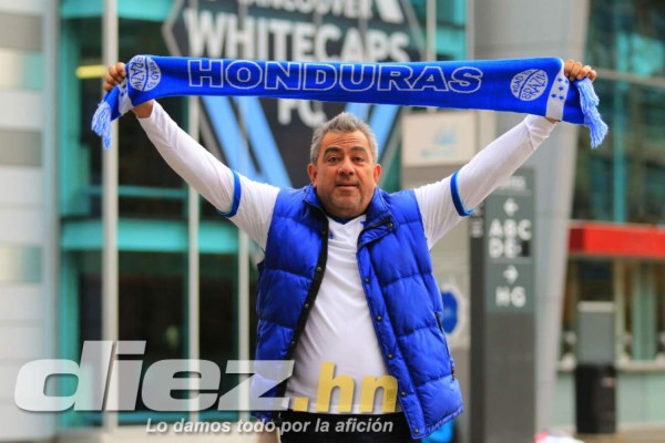 Selección catracha recibe el apoyo su afición en Vancouver