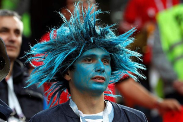 NO SE VIO EN TV: La tristeza de Salah, la bronca de Suárez y el dormido en el Uruguay-Egipto