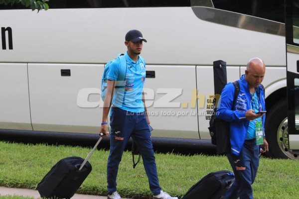 ¿Quién es la chica del tatuaje? Las imágenes de la llegada de Honduras a Houston&nbsp;&nbsp;