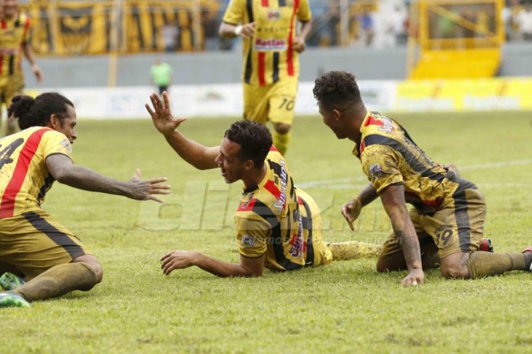 CURIOSAS: Lágrimas, frustración y el noble gesto del Real Sociedad en el Morazán