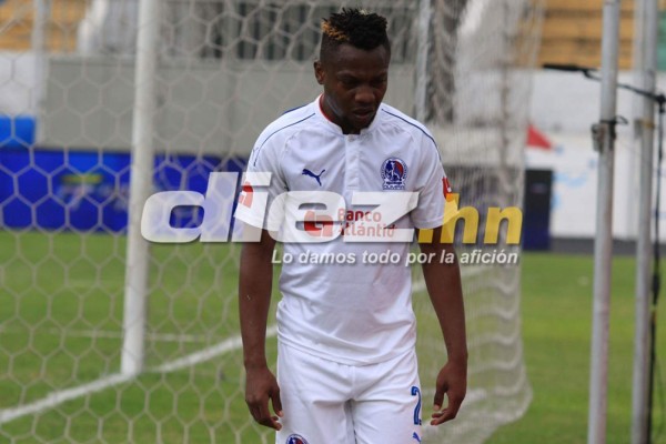 NO VISTE EN TV: El aficionado de lujo en el Nacional y Donis Escober estalló en ira