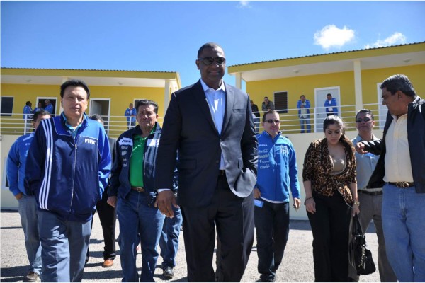 Imágenes de las diferentes visitas de Jeffry Webb a Honduras