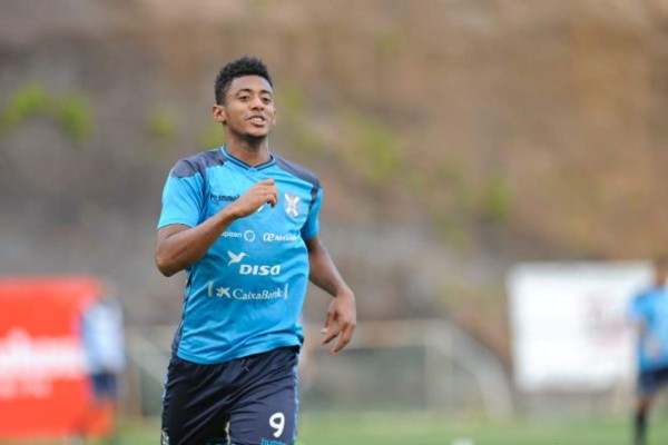 RUMORES Y FICHAJES: ¡Bryan Acosta a Europa; Özil define su futuro y James con inédito número!