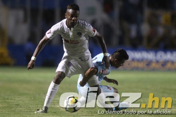 NO VISTE EN TV: El festejo del Olimpia y la bengala en el césped&nbsp;&nbsp;