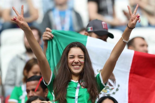 Lo que no se vio por TV: La petición de una mujer a CR7 y la mirada de Guardado al crack luso