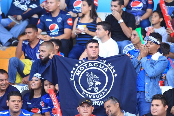El llenazo en la final de ida entre Olimpia y Motagua en el Nacional