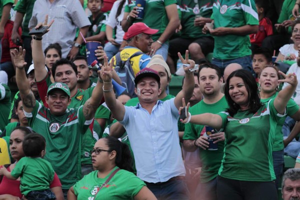 Ambiente Honduras vrs México en partido amistoso