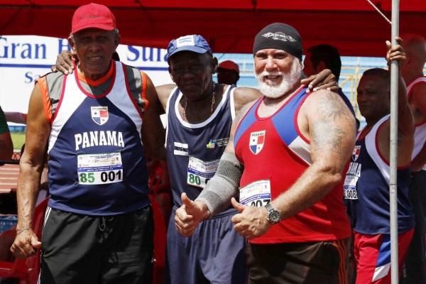 Omar Díaz, el Hulk Hogan del Máster Centroamericano de Atletismo