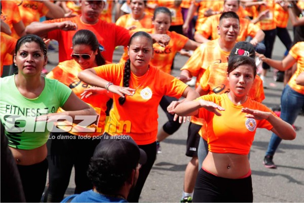Vibrante ambiente en el Circuito Asics San Pedro Sula .