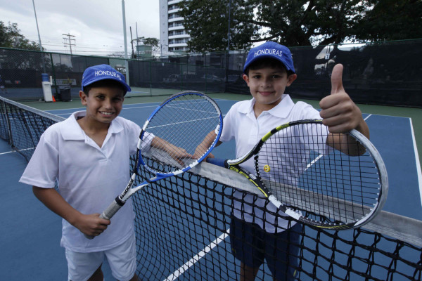 Los U-10 de tenis sacan la casta por Honduras