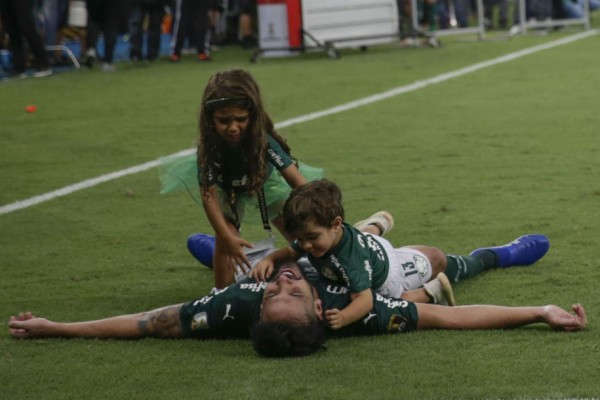 Fotos: La maldición de tocar la Copa Libertadores antes del juego y el gran festejo del Palmeiras