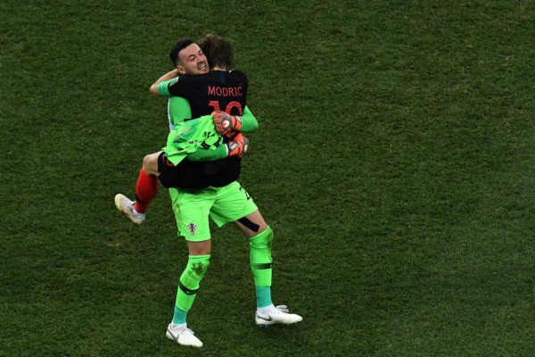 No se vio en TV: El beso a Rakitic, el desahogo de Modric y la eufórica celebración croata