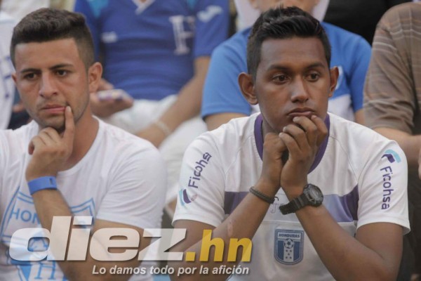 Las caras de sufrimiento y decepción de Honduras en el Olímpico