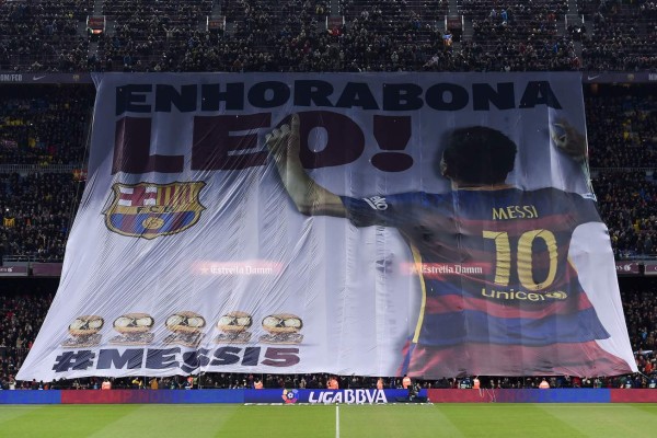 Así fue el homenaje del Camp Nou a Lionel Messi tras ganar su quinto Balón de Oro