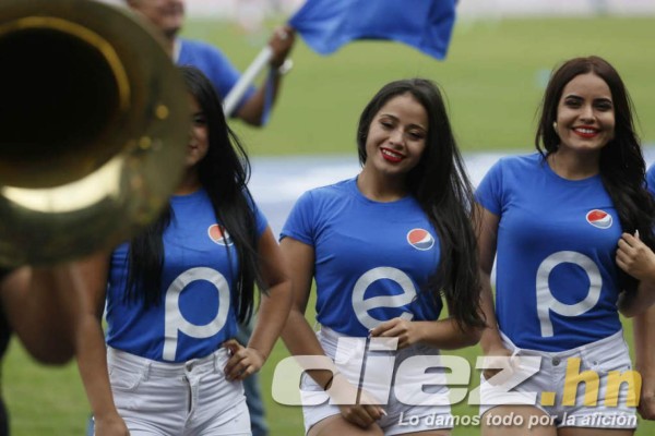 ¡Hermosas chicas! El lado más sexy de la final entre Motagua y Olimpia