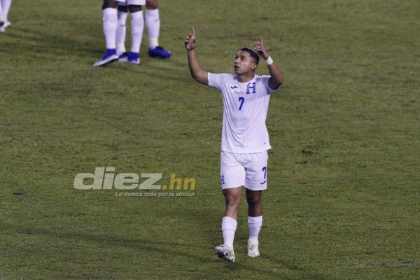 Roger Espinoza nos revela su 11 histórico de la Selección de Honduras