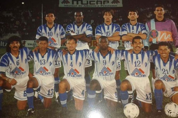 Especial: Las camisetas más raras y llamativas de clubes centroamericanos