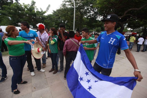 Ambiente Honduras vrs México en partido amistoso