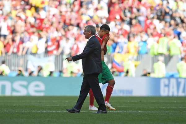 Destrozados: Las desgarradoras imágenes de marroquíes en Rusia y la felicidad de Cristiano