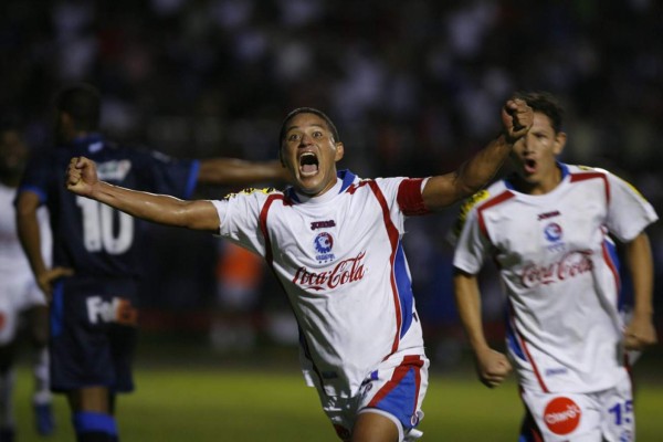 TOP: Los futbolistas con más años en un club de Liga Nacional de Honduras