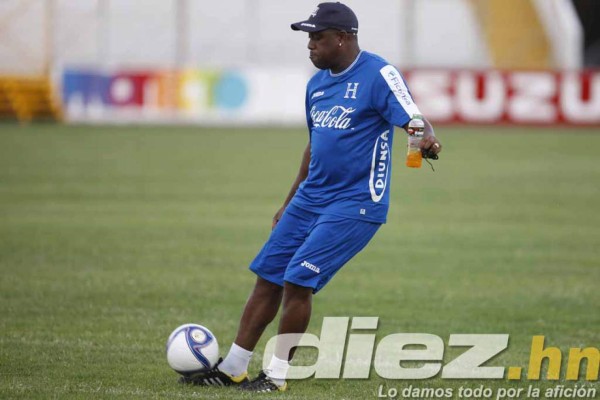 Hernán Medford pone manos a la obra con Honduras