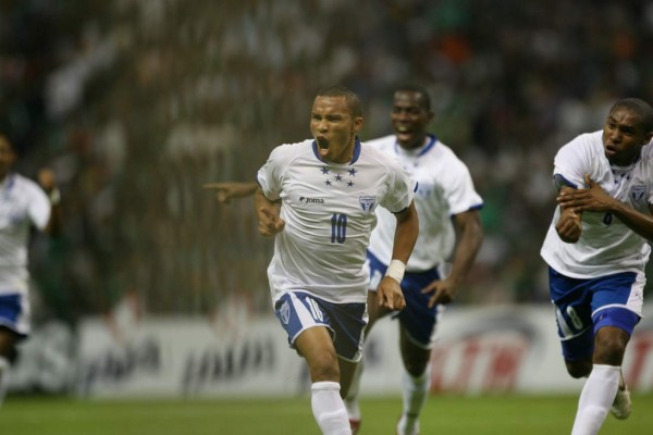 Las fotos polémicas que nos han dejado los choques México-Honduras