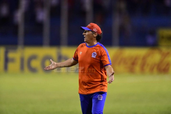 NO SE VIO EN TV: La máscara de Beckeles y la nueva cábala de Pedro Troglio