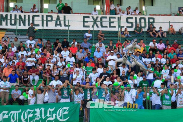 CURIOSO: La camisa de Alexander Aguilar, las gradas del Morazán y Castellón&nbsp;&nbsp;
