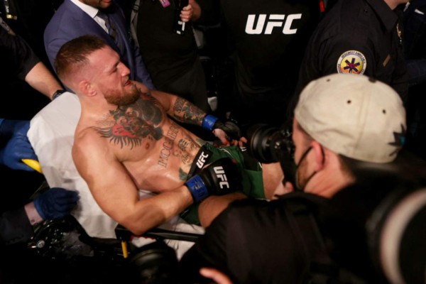 Espeluznantes imágenes: Así quedó la pierna de McGregor tras sufrir una fractura en la UFC