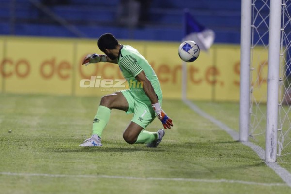 La chica del palco, el invitado especial y el hermoso detalle de Troglio en su gorra