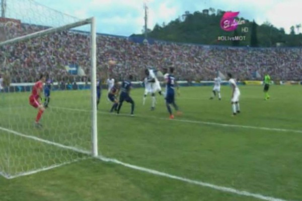 El espectacular gol de cabeza de Javier Estupiñán ante el Motagua