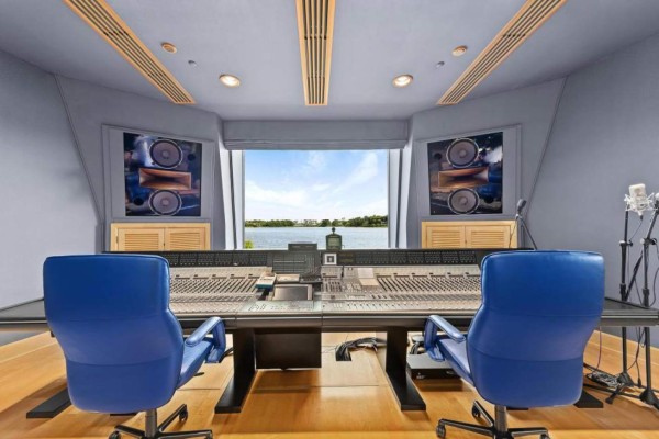 El lujoso complejo de $25 millones que puso en venta el propietario del Liverpool