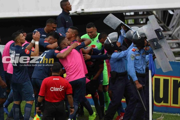 No se vio por TV: Pelea brutal en silla, olimpista en un mar de motaguas y la tristeza de Pereira