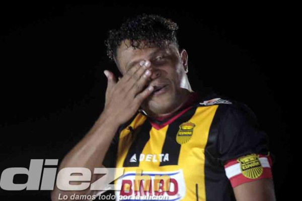 Inolvidable despedida de un ídolo Carlos Pavón