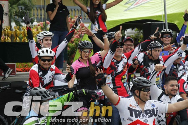 Ciclistas hicieron vibrar San Pedro Sula con la competencia Toro de Toros TORO DE TOROSylt;/
