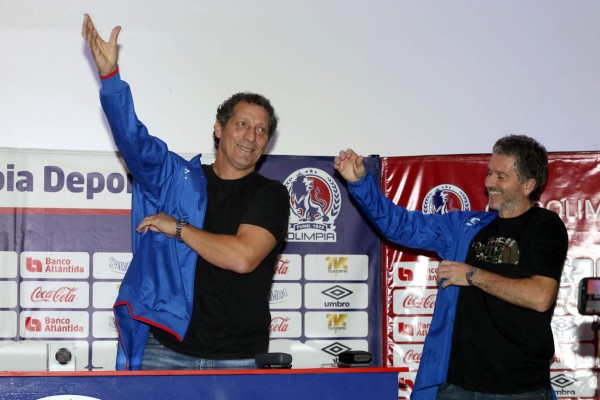 No viste en la presentación de Troglio: Su tatuaje y un hincha le llevó la camiseta de River