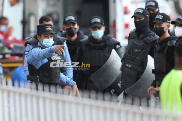 NO SE VIO EN TV: ¿Quién es la chica de la camisa de Olimpia?, sanitización y Vargas frenando a Bengtson